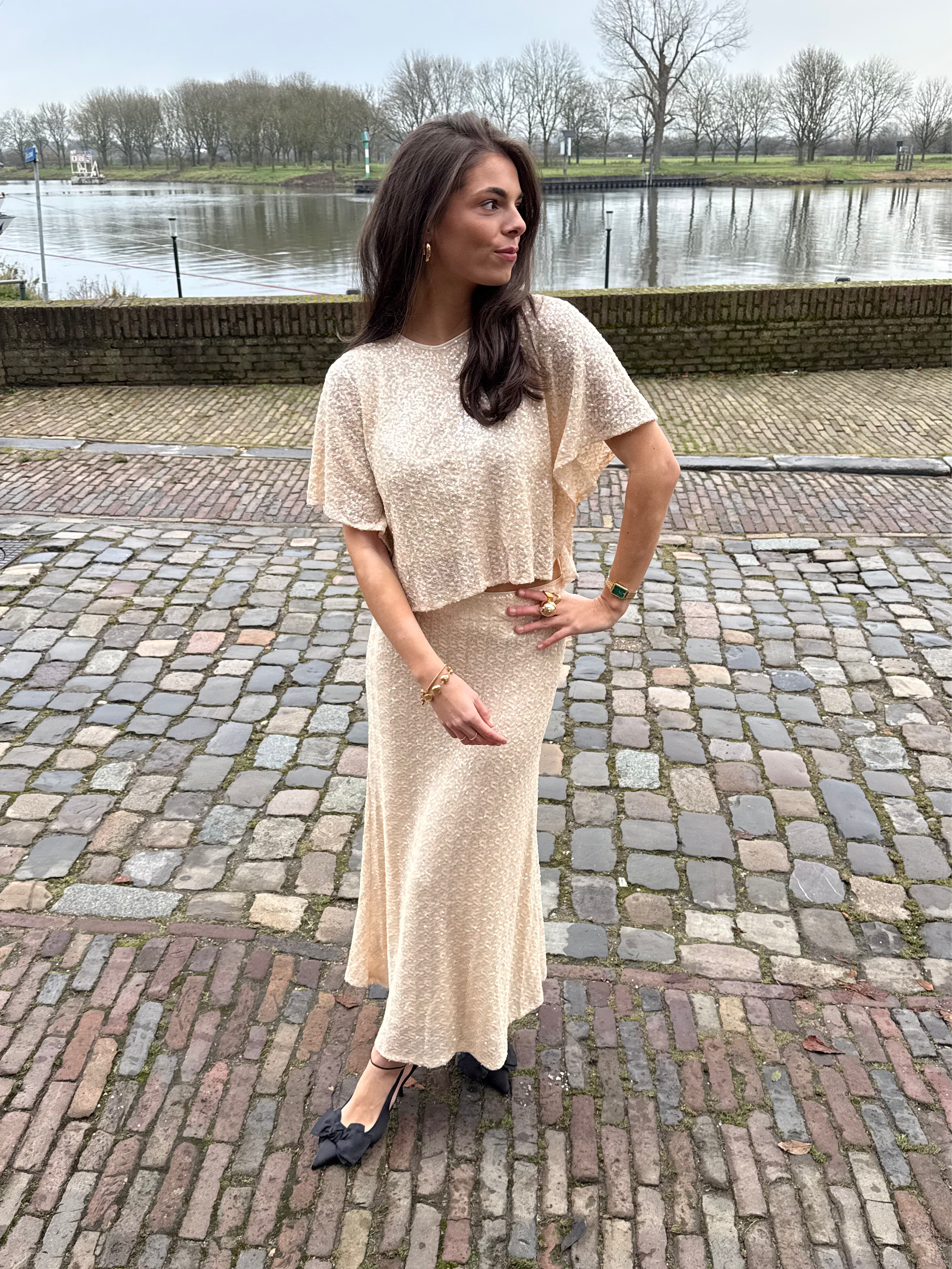 beige kleding